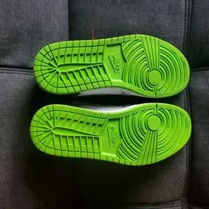 *SUPER RARE* 2013 Jordan 1 Retro High OG \'Electric Green\' Size 11 Jordan | Shoes | Super Rare 23 Jordan 1 Retro High Og  main image 2